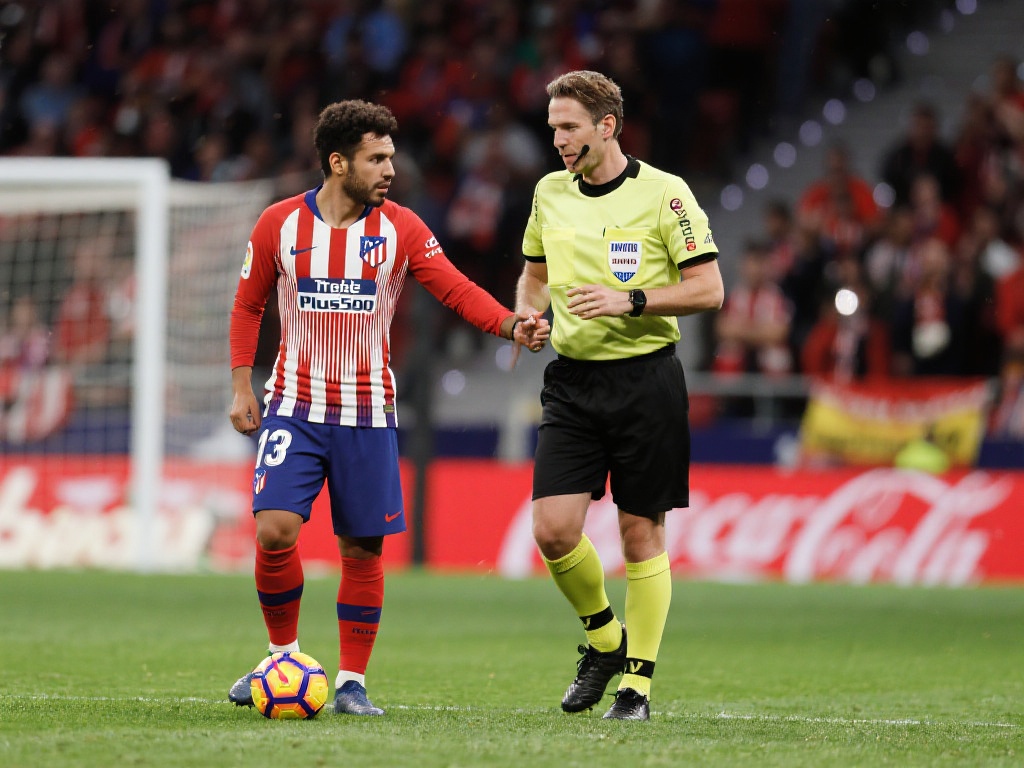 马竞怒斥皇马争议行为：别再侮辱足球形象